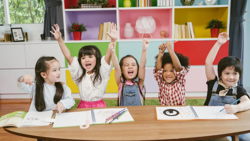 kids cheering