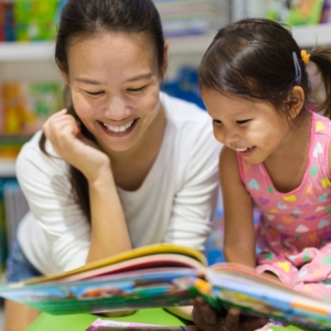 preschool girl with mom