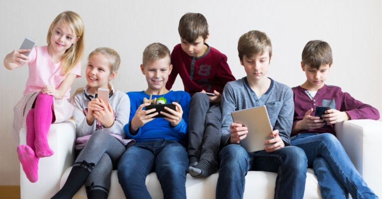 kids using tablets